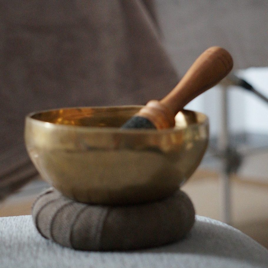 Klangschale für die Reiki-Behandlung in Merching bei Augsburg